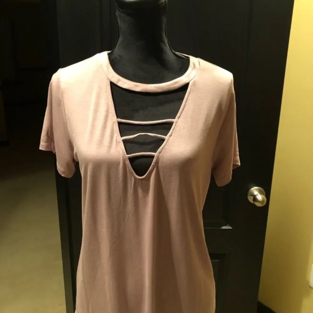 NWT Mauve Colored Strap Tee Shirt PRICE IS… - Picture 2 of 6